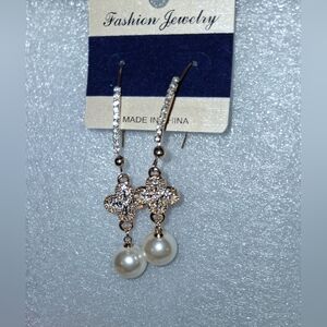 Fashion Jewelry Gold and White Pearl Dangle Earrings